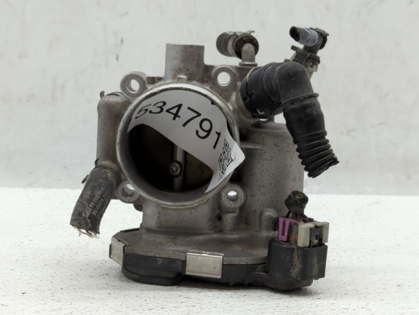 2012-2018 Chevrolet Sonic Throttle Body P/N:55561495 Fits Fits 2009 2010 2011 2012 2013 2014 2015 2016 2017 2018 OEM Used Au