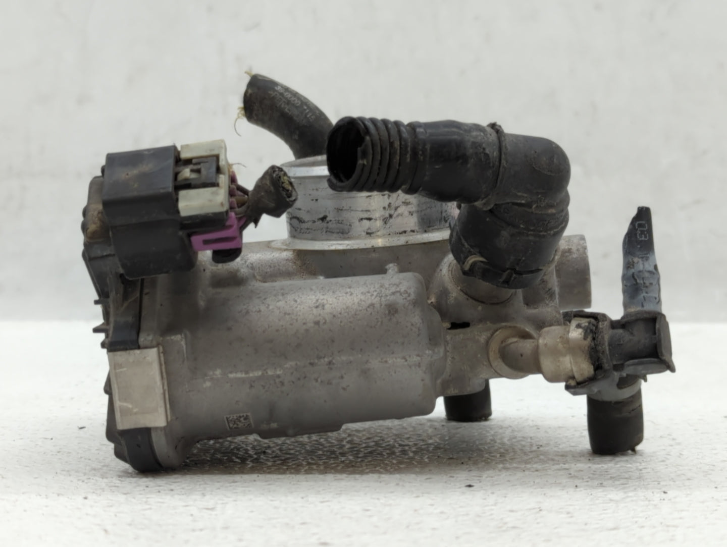 2012-2018 Chevrolet Sonic Throttle Body P/N:55561495 Fits Fits 2009 2010 2011 2012 2013 2014 2015 2016 2017 2018 OEM Used Au