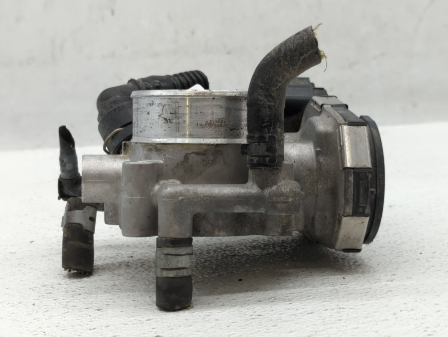 2012-2018 Chevrolet Sonic Throttle Body P/N:55561495 Fits Fits 2009 2010 2011 2012 2013 2014 2015 2016 2017 2018 OEM Used Au
