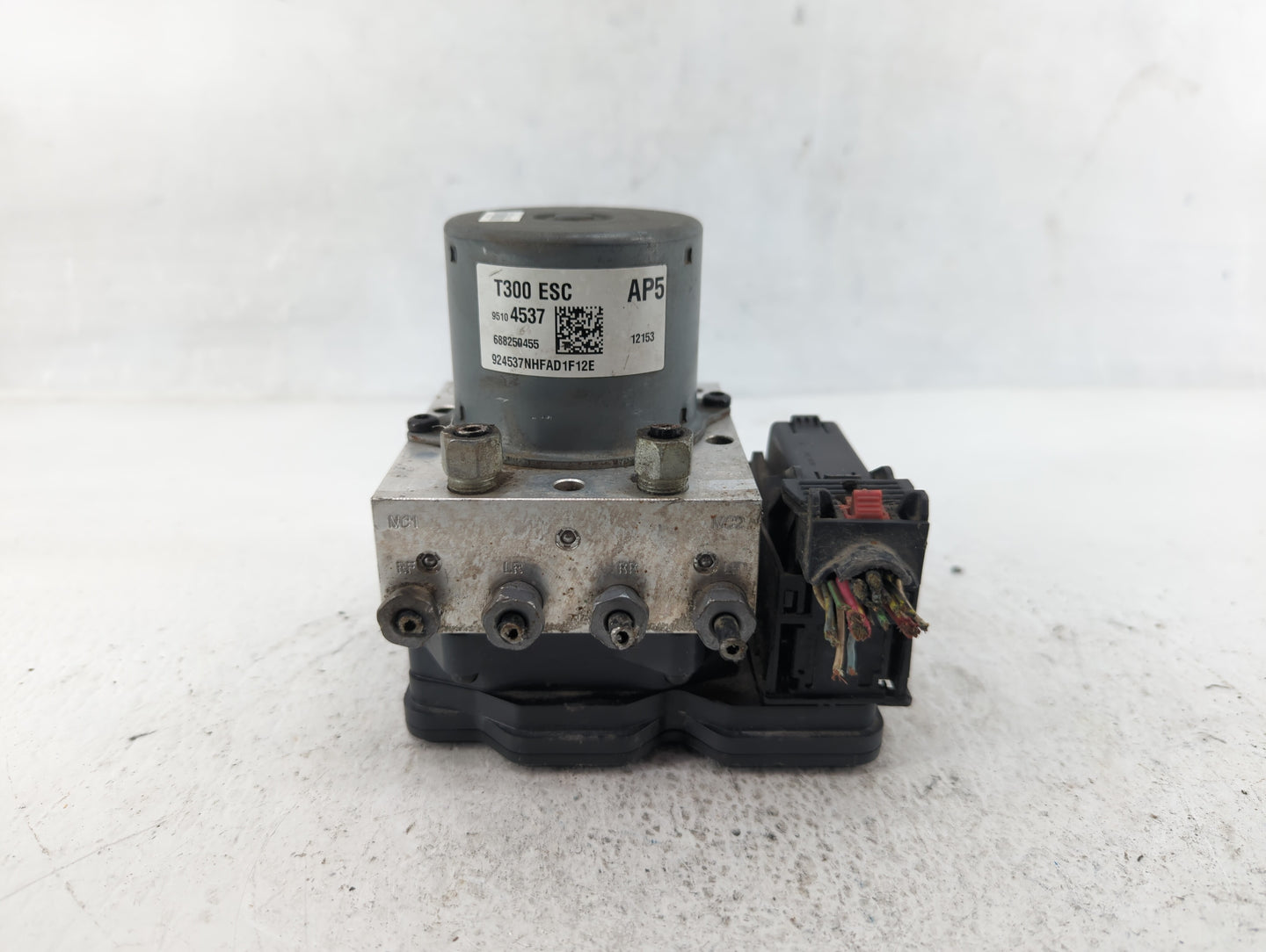 2012-2013 Chevrolet Sonic ABS Pump Control Module Replacement P/N:95104537 Fits Fits 2012 2013 OEM Used Auto Parts - Oemused