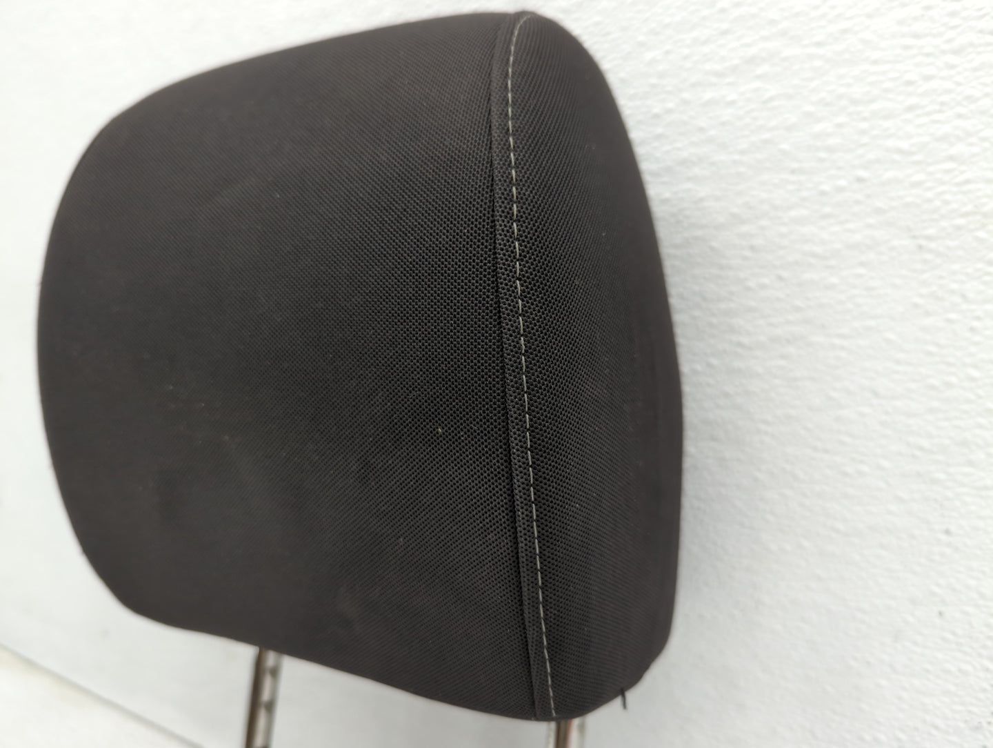 2013-2016 Chevrolet Sonic Headrest Head Rest Front Driver Passenger Seat - Oemusedautoparts1.com