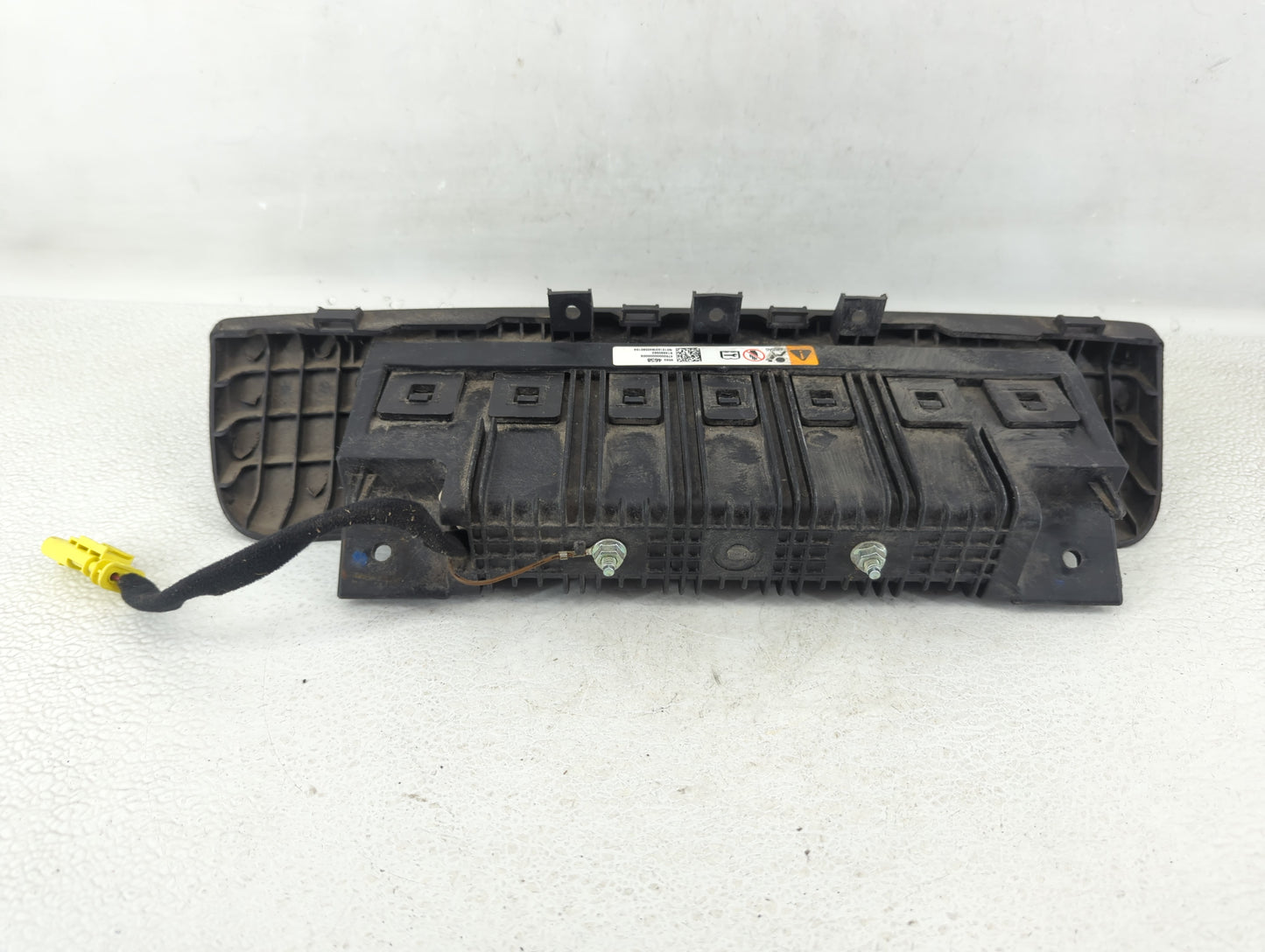 2013 Chevrolet Sonic Air Bag Driver Left Steering Wheel Mounted - Oemusedautoparts1.com