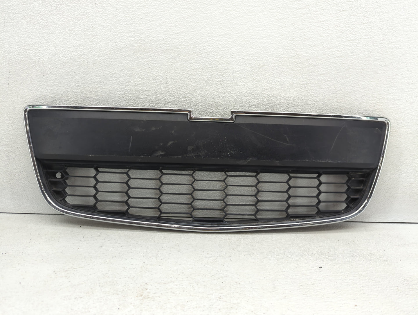 2012-2016 Chevrolet Sonic Front Grille Bumper Not Included - Oemusedautoparts1.com