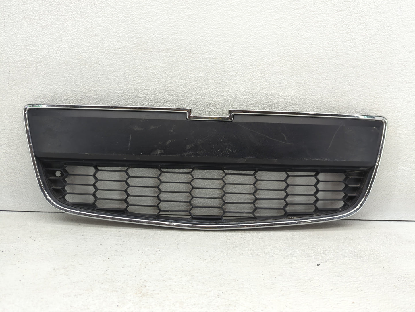 2012-2016 Chevrolet Sonic Front Grille Bumper Not Included - Oemusedautoparts1.com