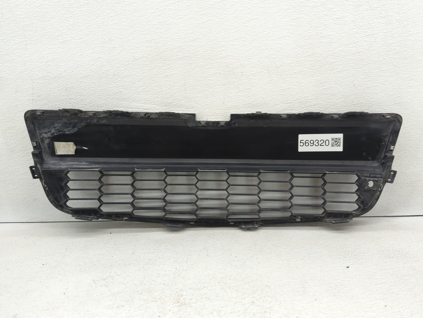 2012-2016 Chevrolet Sonic Front Grille Bumper Not Included - Oemusedautoparts1.com