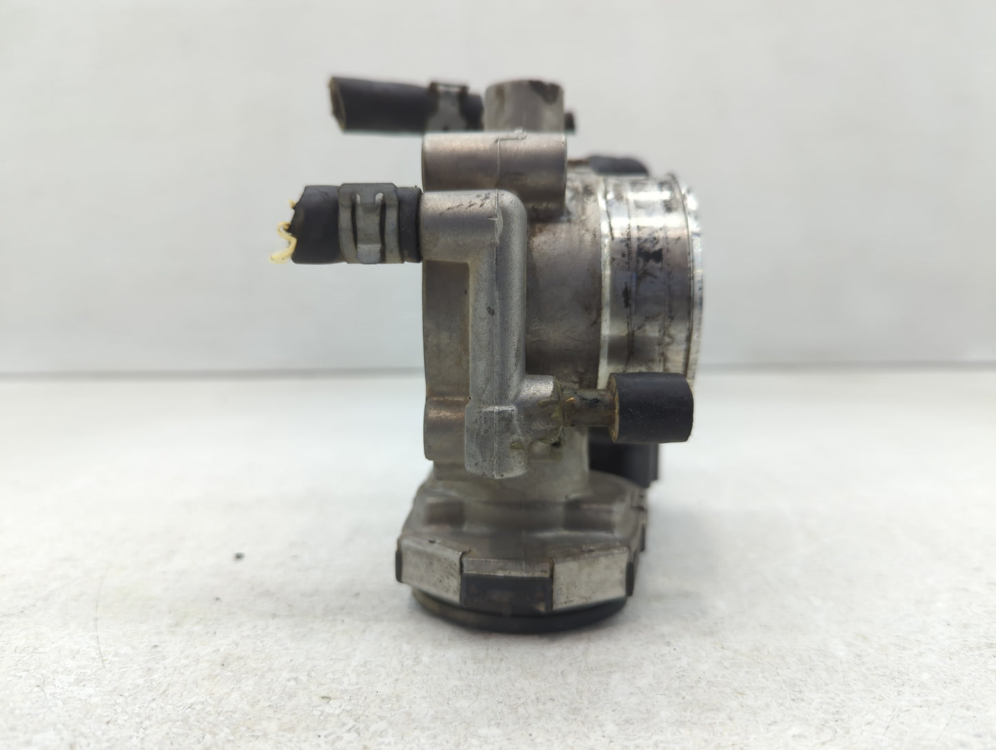 2012-2018 Chevrolet Sonic Throttle Body P/N:55561495 Fits Fits 2009 2010 2011 2012 2013 2014 2015 2016 2017 2018 OEM Used Au