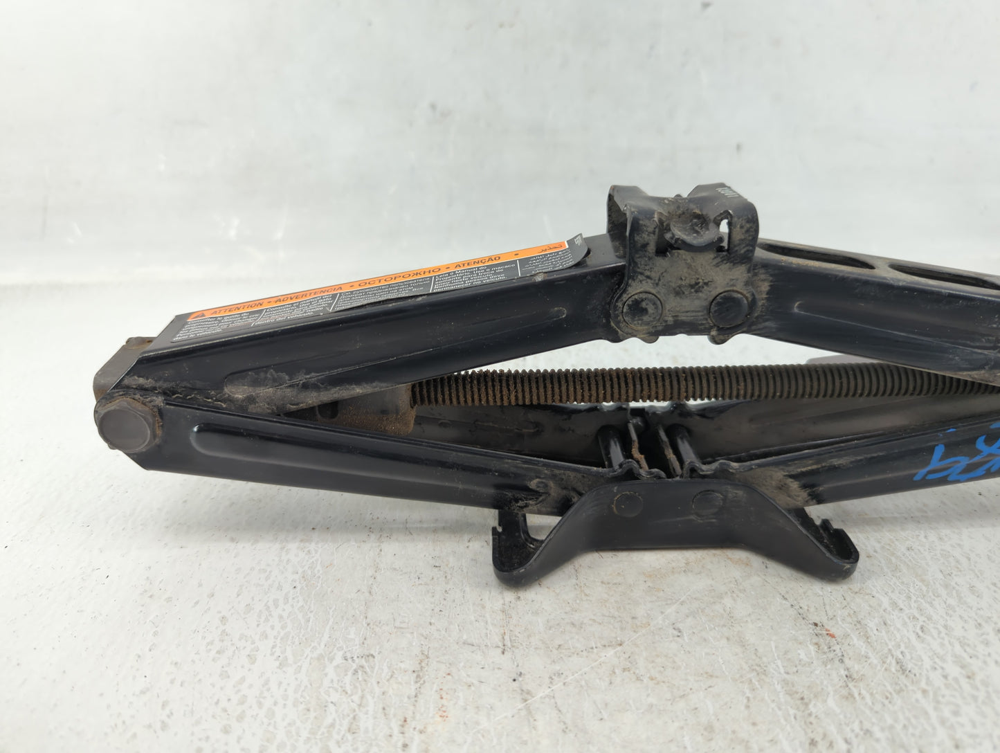 2013 Chevrolet Sonic Spare Scissor Car Jack - Oemusedautoparts1.com