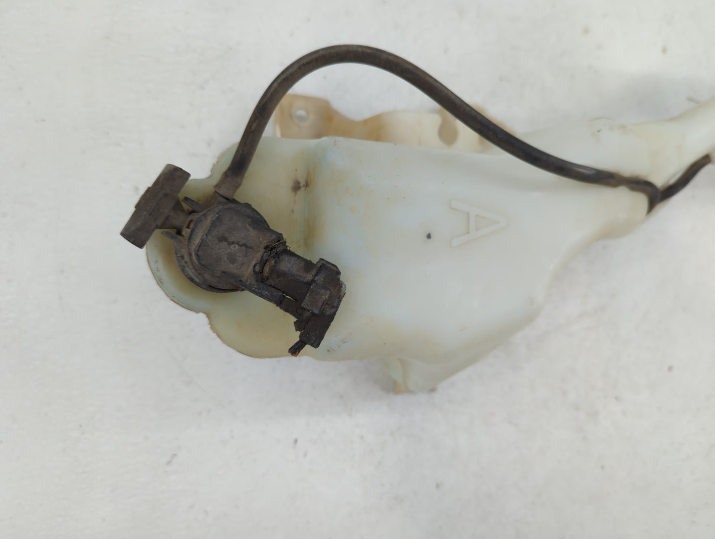 2012-2019 Chevrolet Sonic Windshield Washer Fluid Reservoir Bottle Oem - Oemusedautoparts1.com