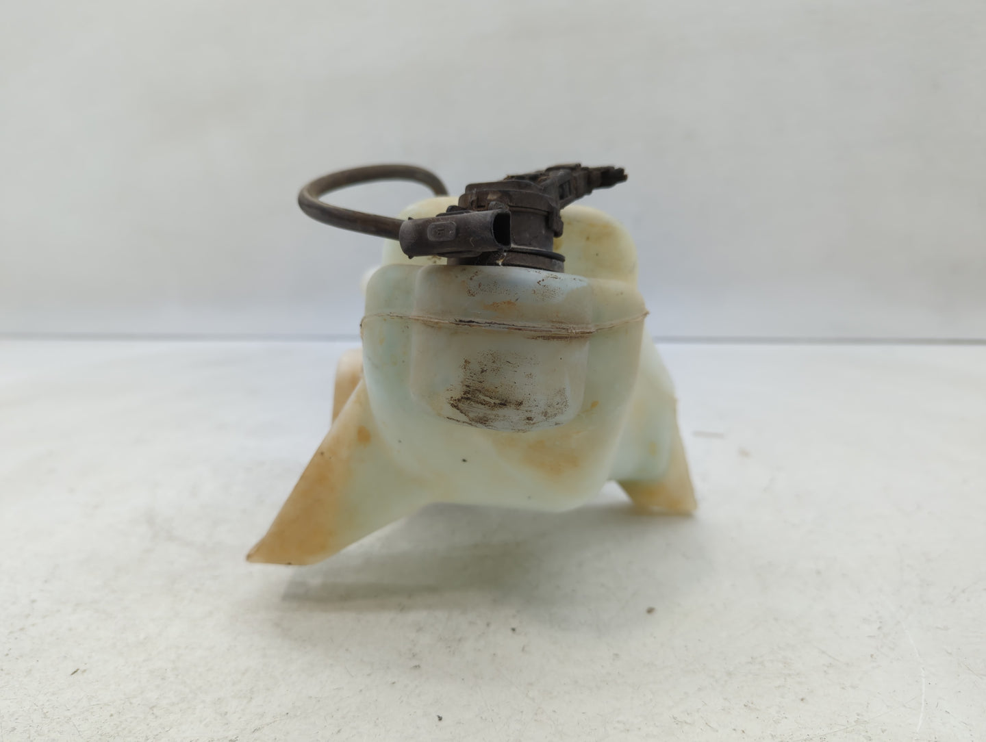 2012-2019 Chevrolet Sonic Windshield Washer Fluid Reservoir Bottle Oem - Oemusedautoparts1.com