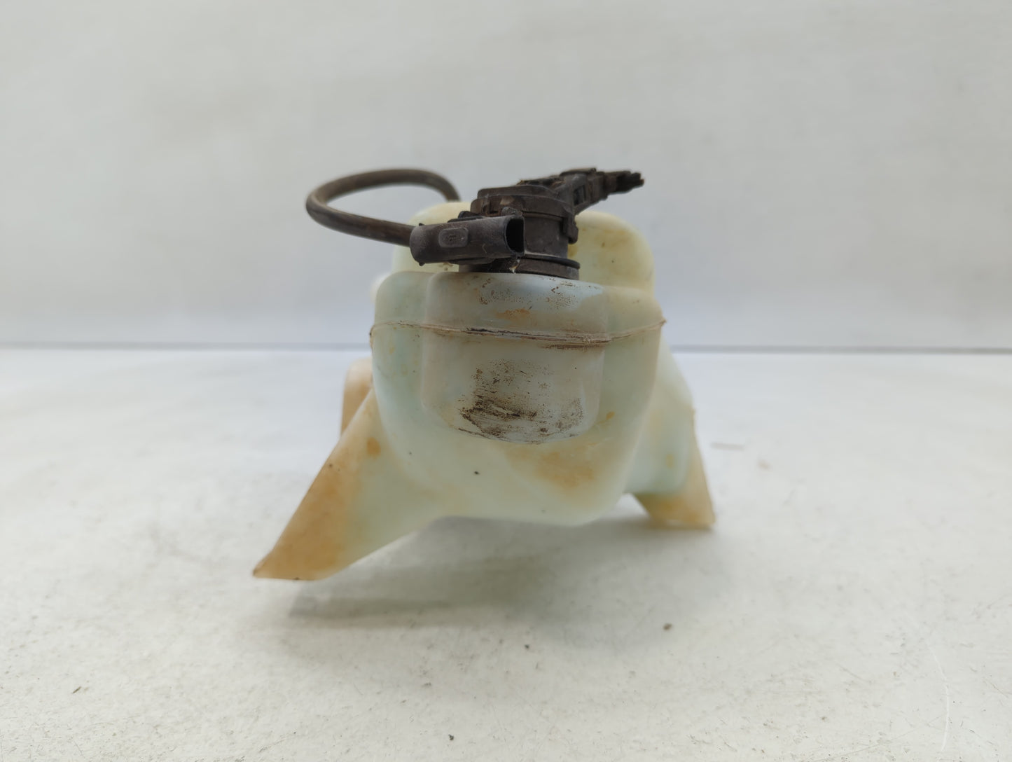 2012-2019 Chevrolet Sonic Windshield Washer Fluid Reservoir Bottle Oem - Oemusedautoparts1.com