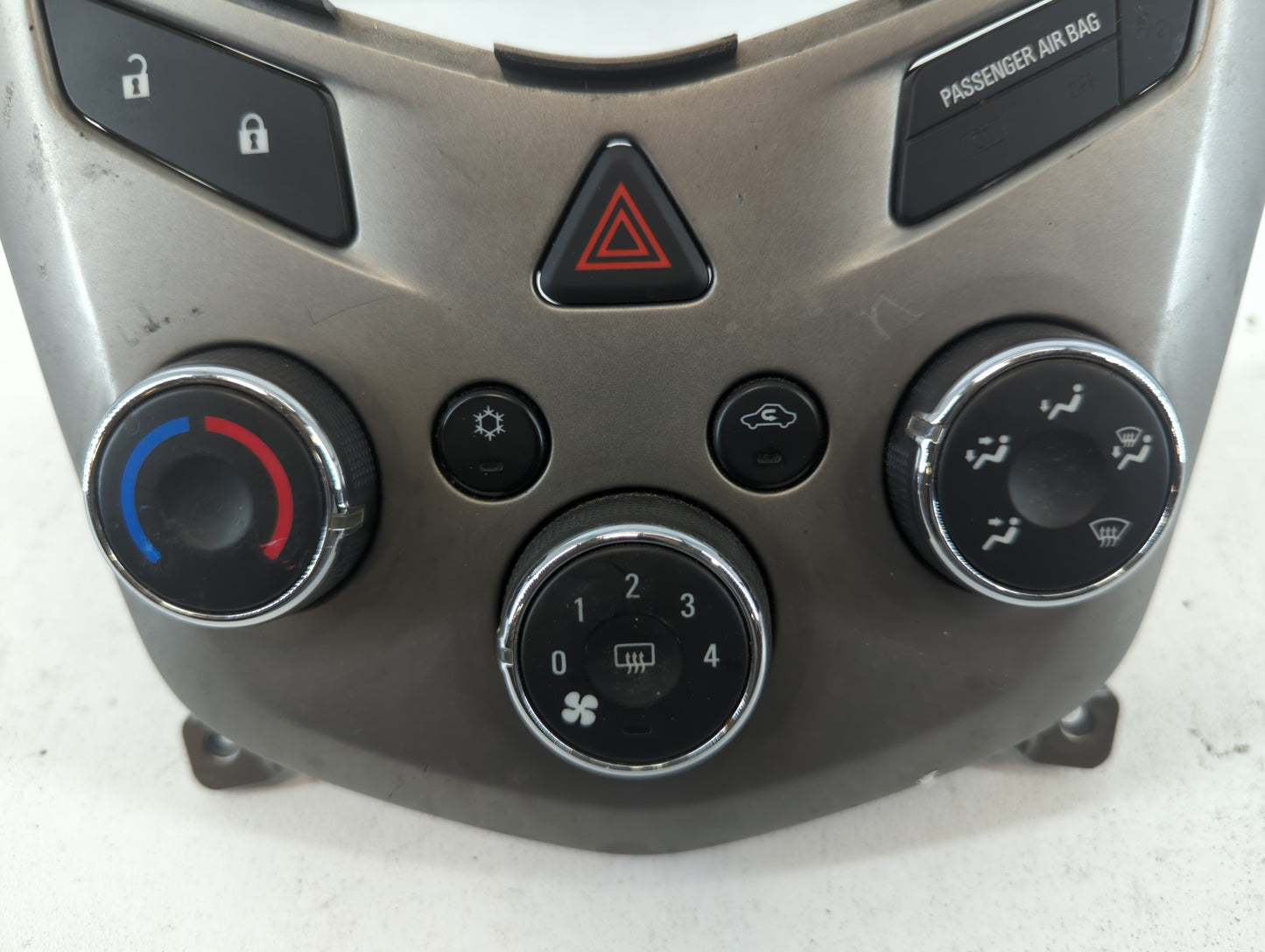 2013 Chevrolet Sonic Climate Control Module Temperature AC/Heater Replacement P/N:95282239 Fits OEM Used Auto Parts - Oemuse