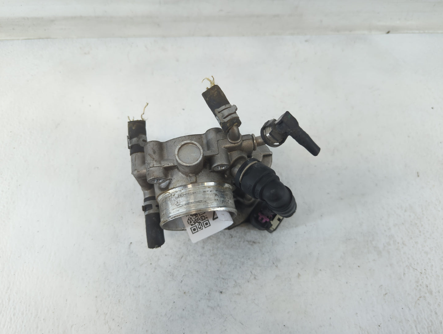 2012-2018 Chevrolet Sonic Throttle Body P/N:55531495 Fits Fits 2009 2010 2011 2012 2013 2014 2015 2016 2017 2018 OEM Used Au