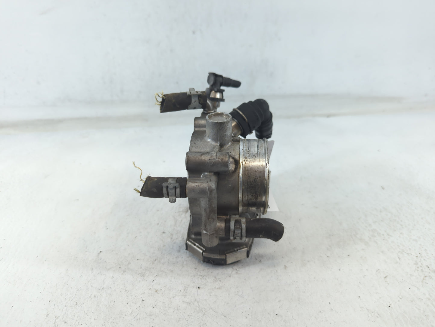 2012-2018 Chevrolet Sonic Throttle Body P/N:55531495 Fits Fits 2009 2010 2011 2012 2013 2014 2015 2016 2017 2018 OEM Used Au
