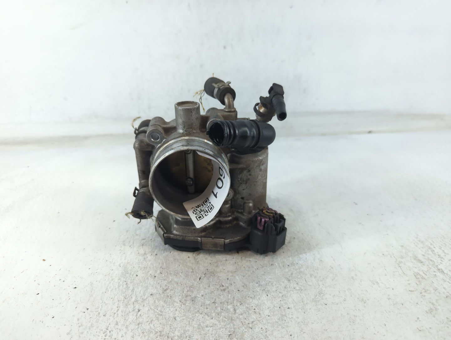 2012-2018 Chevrolet Sonic Throttle Body P/N:55561495 Fits Fits 2009 2010 2011 2012 2013 2014 2015 2016 2017 2018 OEM Used Au