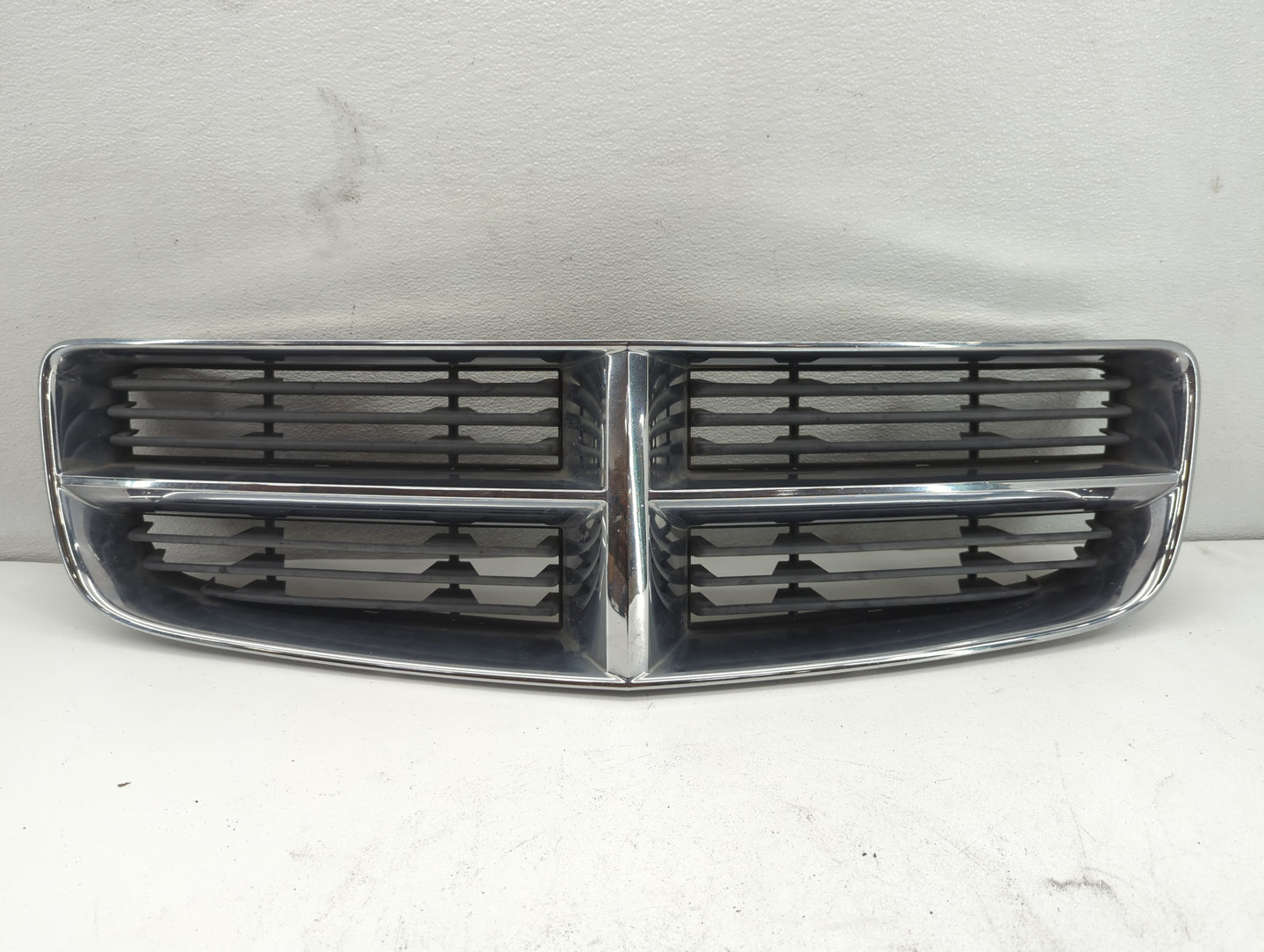 2012-2016 Chevrolet Sonic Front Grille Bumper Not Included - Oemusedautoparts1.com