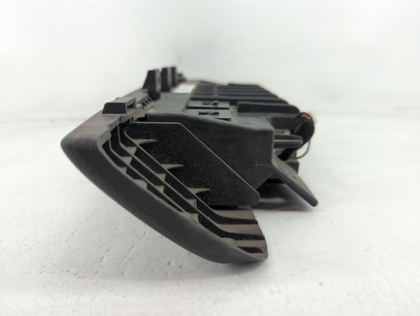 2012-2019 Chevrolet Sonic Air Bag Passenger Right Knee OEM P/N:95934658 Fits Fits 2012 2013 2014 2015 2016 2017 2018 2019 OE