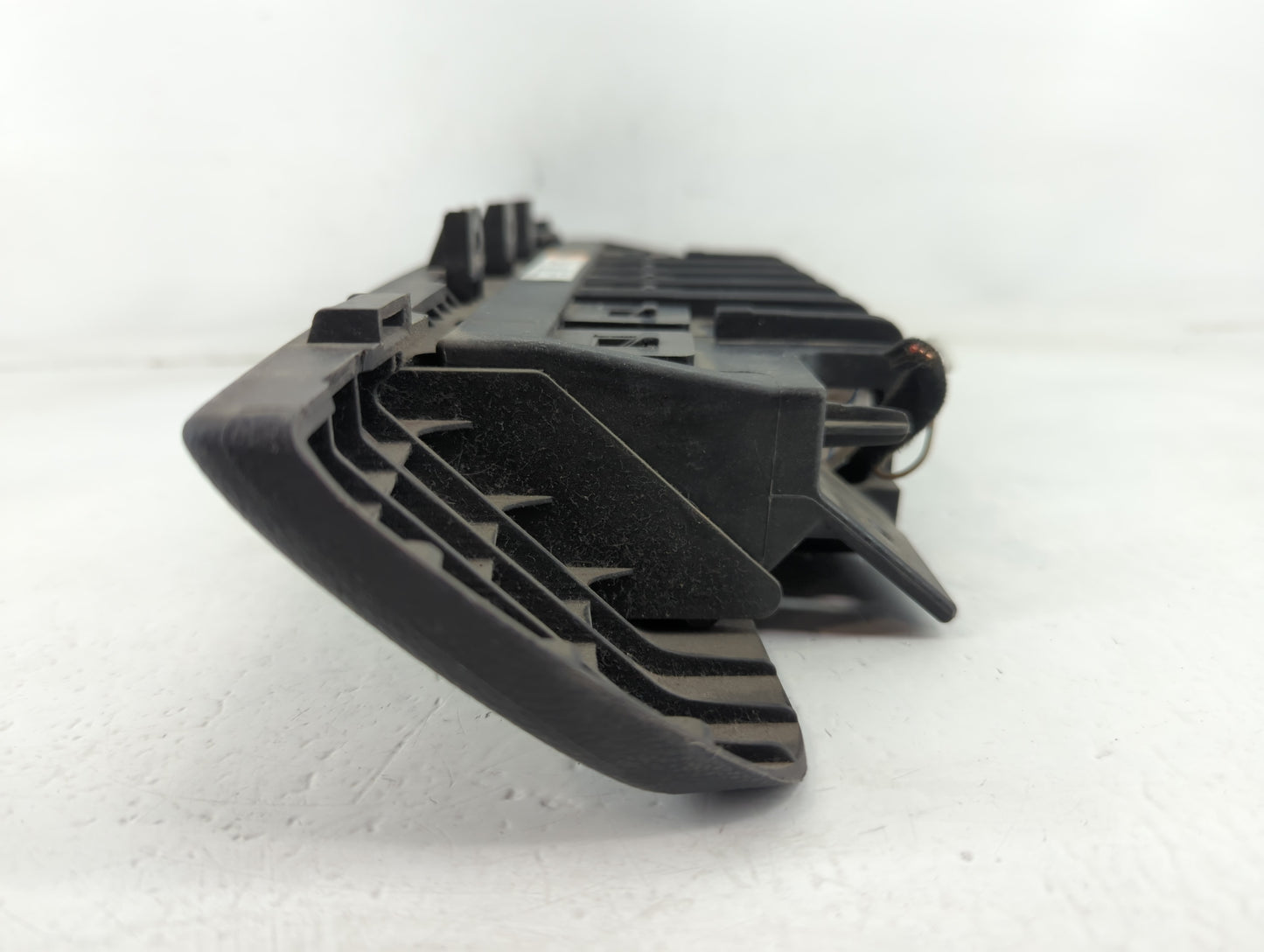 2012-2019 Chevrolet Sonic Air Bag Passenger Right Knee OEM P/N:95934658 Fits Fits 2012 2013 2014 2015 2016 2017 2018 2019 OE