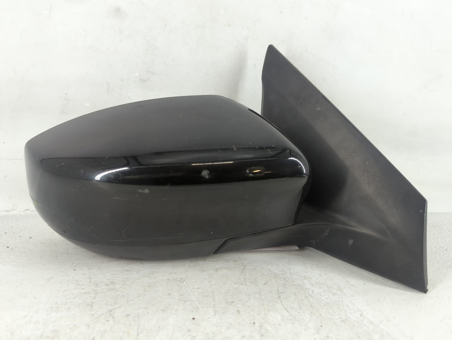 2013-2014 Chevrolet Sonic Driver Side View Mirror - Left Door Mirror OEM Used - Oemusedautoparts1.com