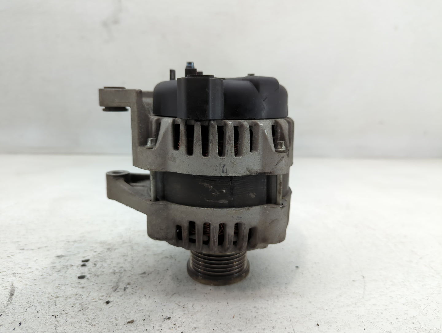 2012-2018 Chevrolet Sonic Alternator Replacement Generator Charging Assembly Engine OEM Fits OEM Used Auto Parts - Oemusedau