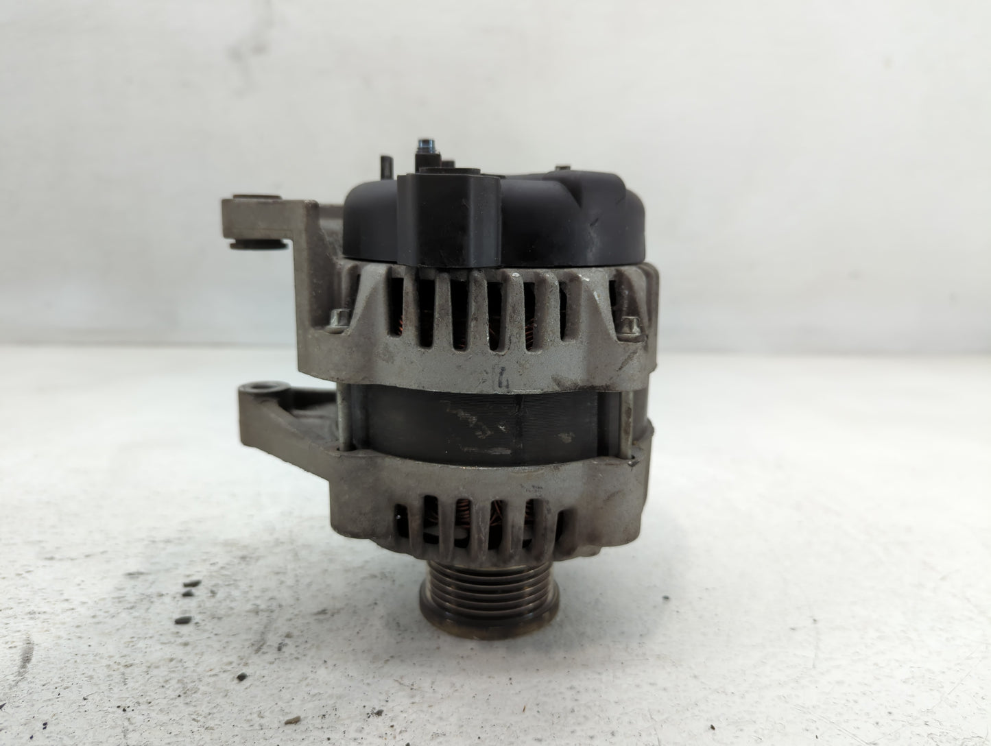 2012-2018 Chevrolet Sonic Alternator Replacement Generator Charging Assembly Engine OEM Fits OEM Used Auto Parts - Oemusedau