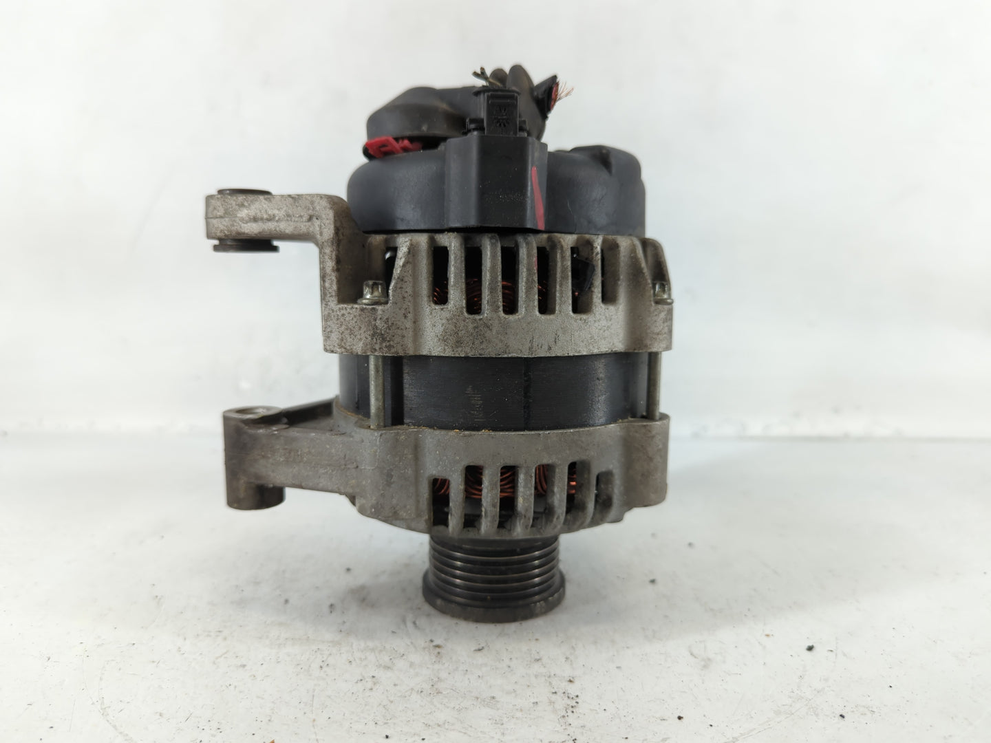 2012-2019 Chevrolet Sonic Alternator Replacement Generator Charging Assembly Engine OEM P/N:13579663 12F09 Fits OEM Used Aut