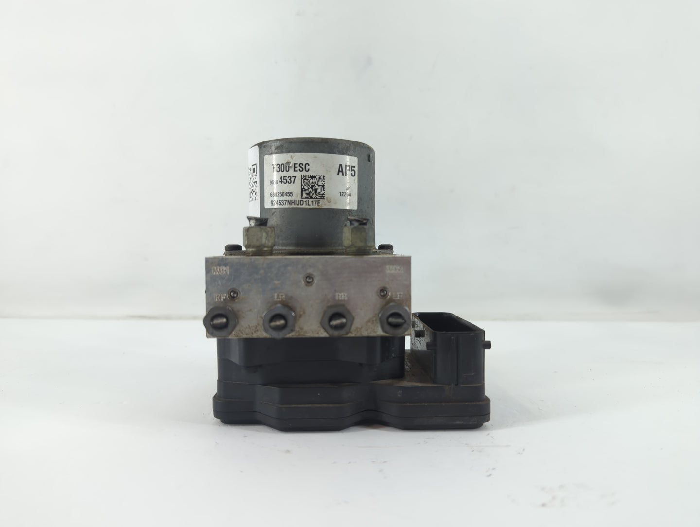 2012-2013 Chevrolet Sonic ABS Pump Control Module Replacement P/N:95105437 Fits Fits 2012 2013 OEM Used Auto Parts - Oemused
