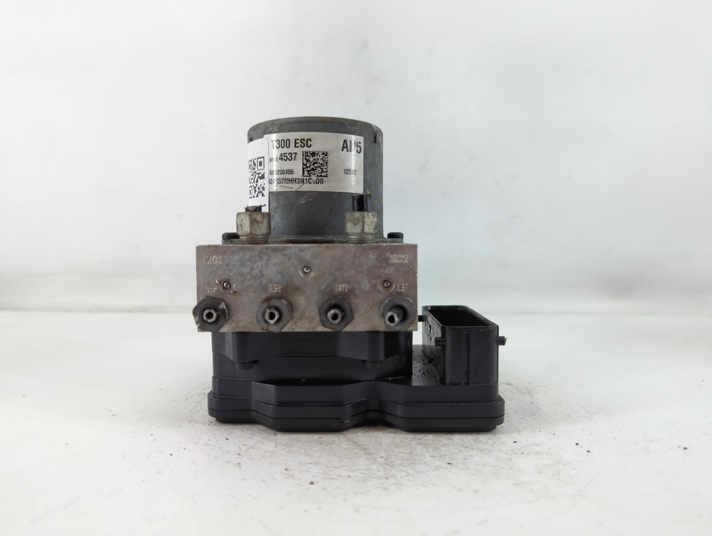 2012-2013 Chevrolet Sonic ABS Pump Control Module Replacement P/N:95105437 Fits Fits 2012 2013 OEM Used Auto Parts - Oemused