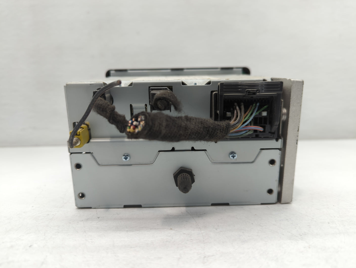 2013 Chevrolet Sonic Radio AM FM Cd Player Receiver Replacement P/N:95242290 Fits OEM Used Auto Parts - Oemusedautoparts1.co