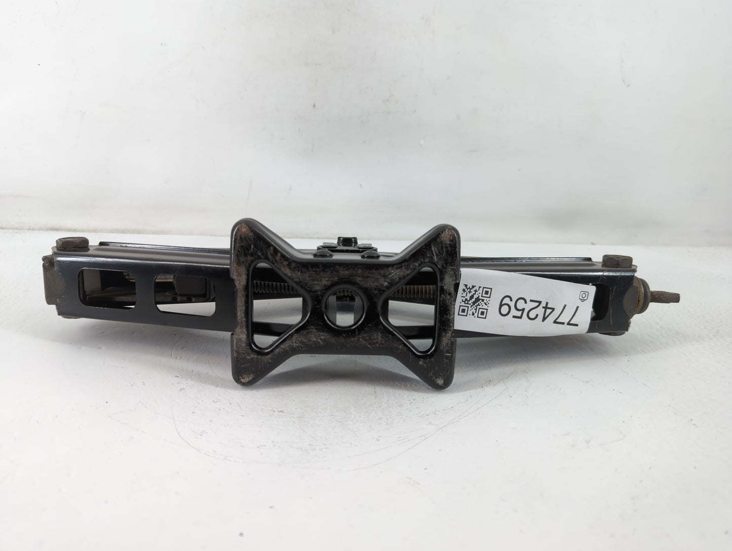 2013 Chevrolet Sonic Spare Scissor Car Jack - Oemusedautoparts1.com
