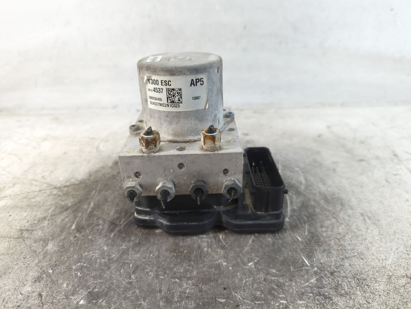 2012-2013 Chevrolet Sonic ABS Pump Control Module Replacement P/N:95104537 Fits Fits 2012 2013 OEM Used Auto Parts - Oemused
