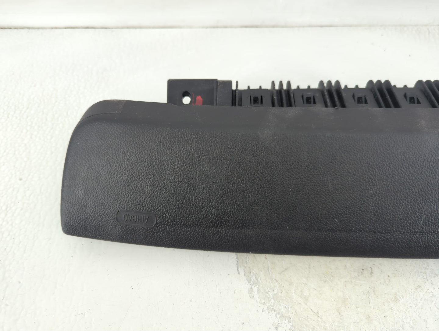 2012-2019 Chevrolet Sonic Air Bag Passenger Right Knee OEM P/N:95934658 Fits Fits 2012 2013 2014 2015 2016 2017 2018 2019 OE