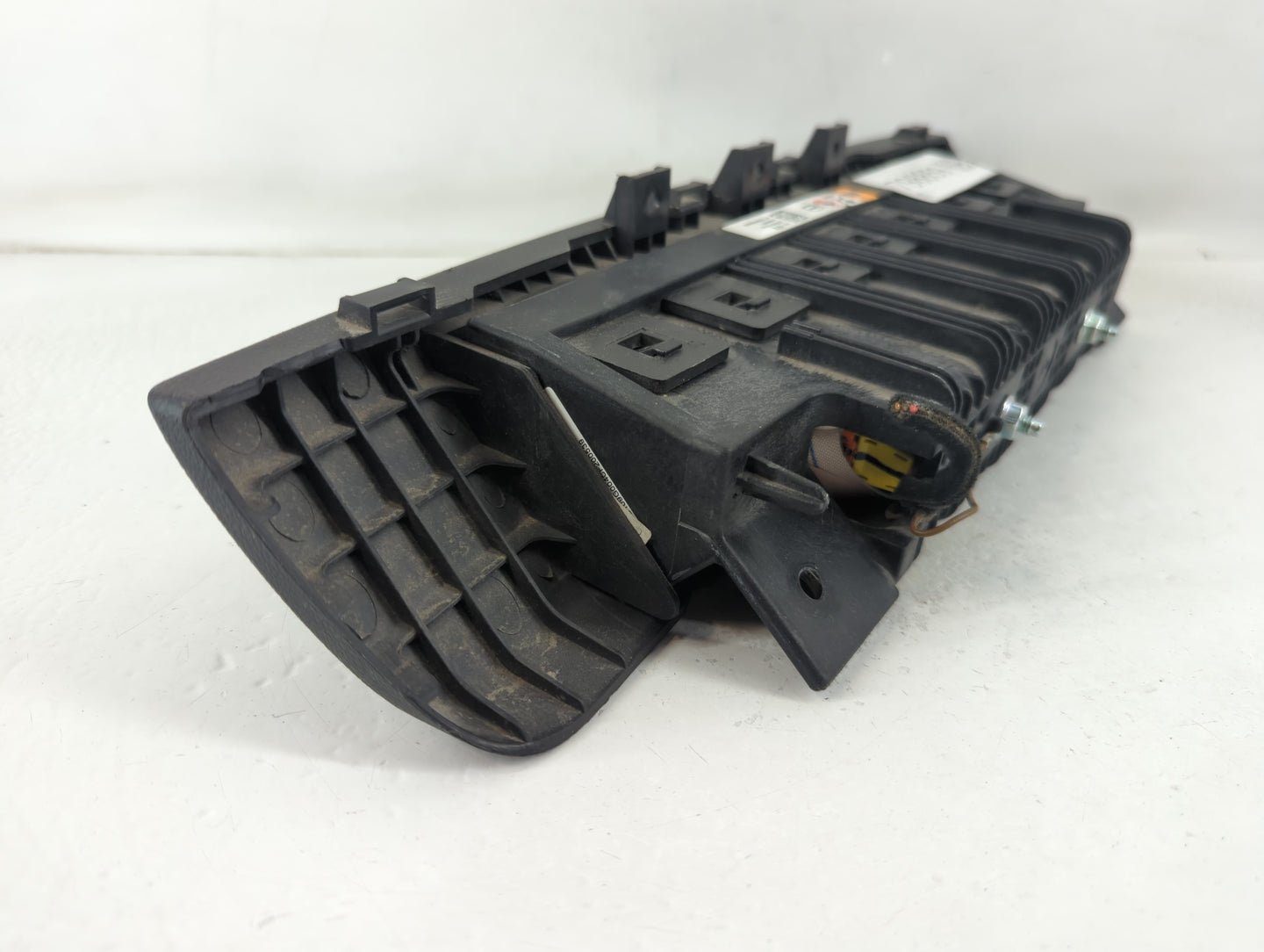 2012-2019 Chevrolet Sonic Air Bag Passenger Right Knee OEM P/N:95934658 Fits Fits 2012 2013 2014 2015 2016 2017 2018 2019 OE