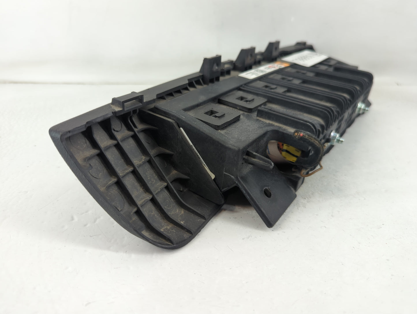2012-2019 Chevrolet Sonic Air Bag Passenger Right Knee OEM P/N:95934658 Fits Fits 2012 2013 2014 2015 2016 2017 2018 2019 OE