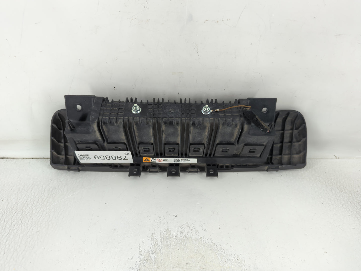 2012-2019 Chevrolet Sonic Air Bag Passenger Right Knee OEM P/N:95934658 Fits Fits 2012 2013 2014 2015 2016 2017 2018 2019 OE