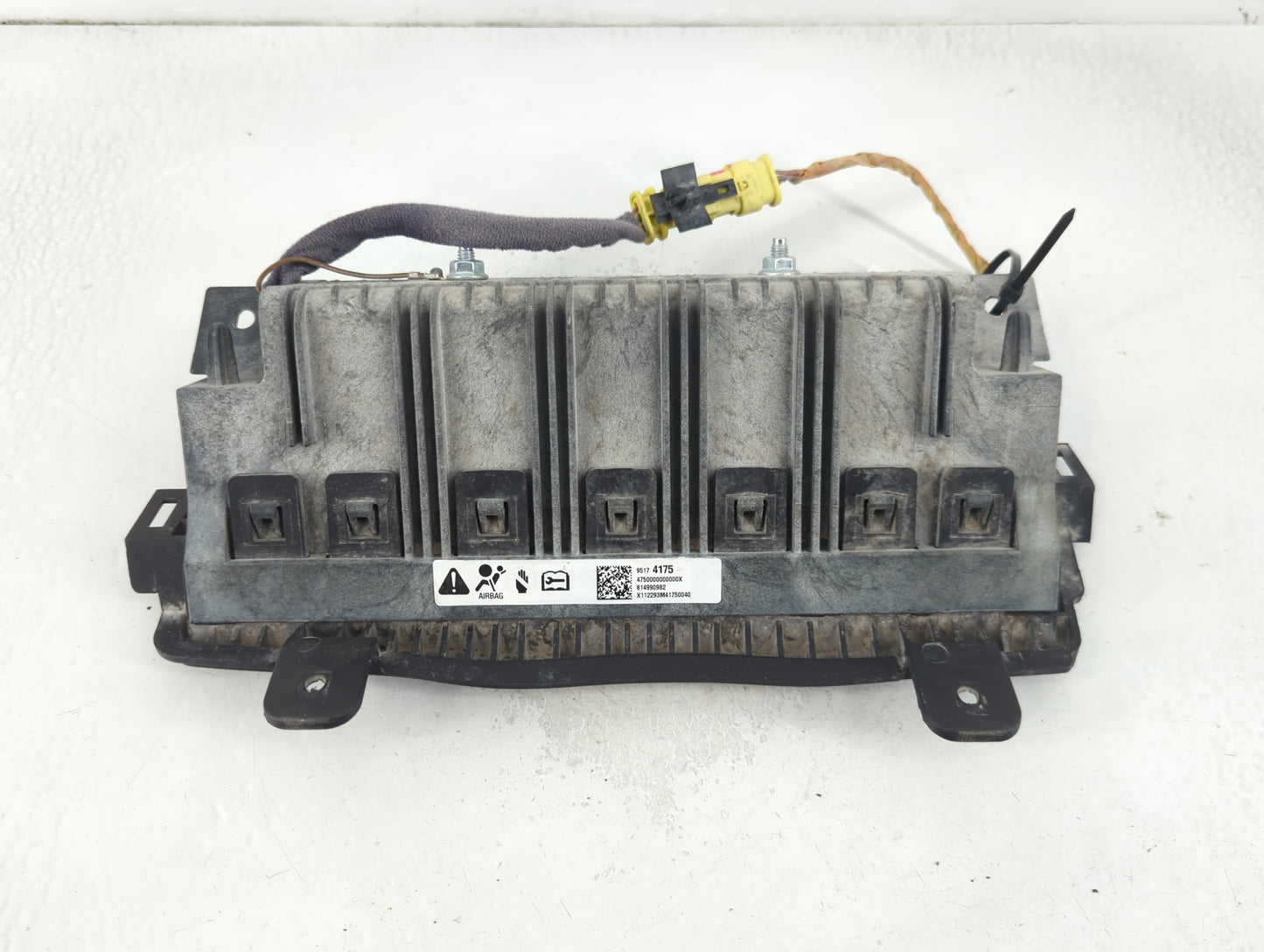 2012-2019 Chevrolet Sonic Air Bag Driver Left Knee OEM P/N:95174175 Fits Fits 2012 2013 2014 2015 2016 2017 2018 2019 OEM Us