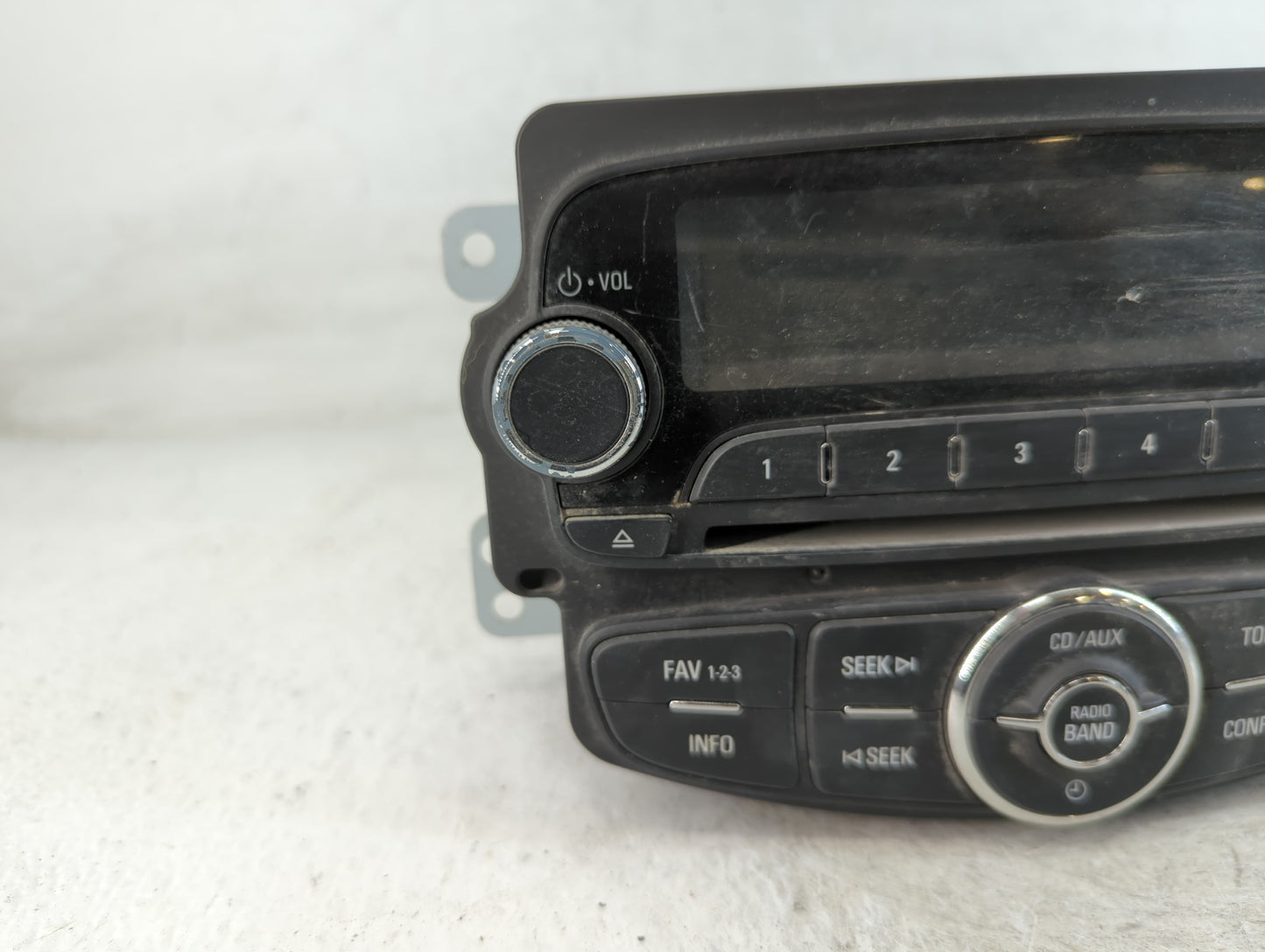 2013 Chevrolet Sonic Radio AM FM Cd Player Receiver Replacement P/N:95242290 Fits OEM Used Auto Parts - Oemusedautoparts1.co