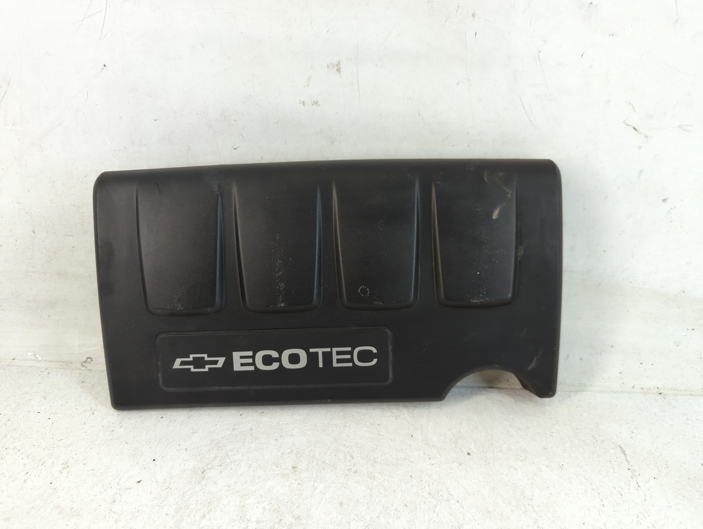 2013 Chevrolet Sonic Engine Cover - Oemusedautoparts1.com