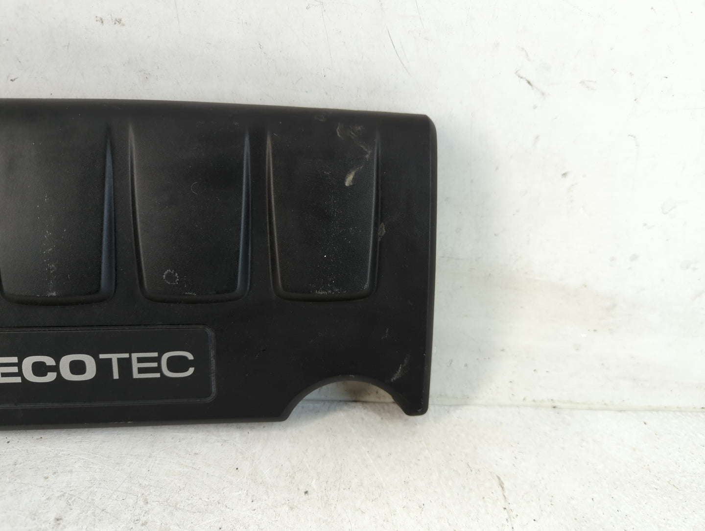 2013 Chevrolet Sonic Engine Cover - Oemusedautoparts1.com