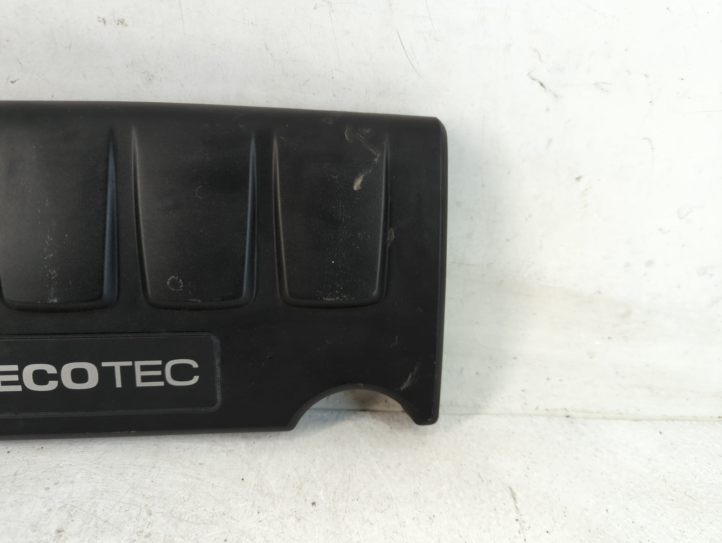 2013 Chevrolet Sonic Engine Cover - Oemusedautoparts1.com