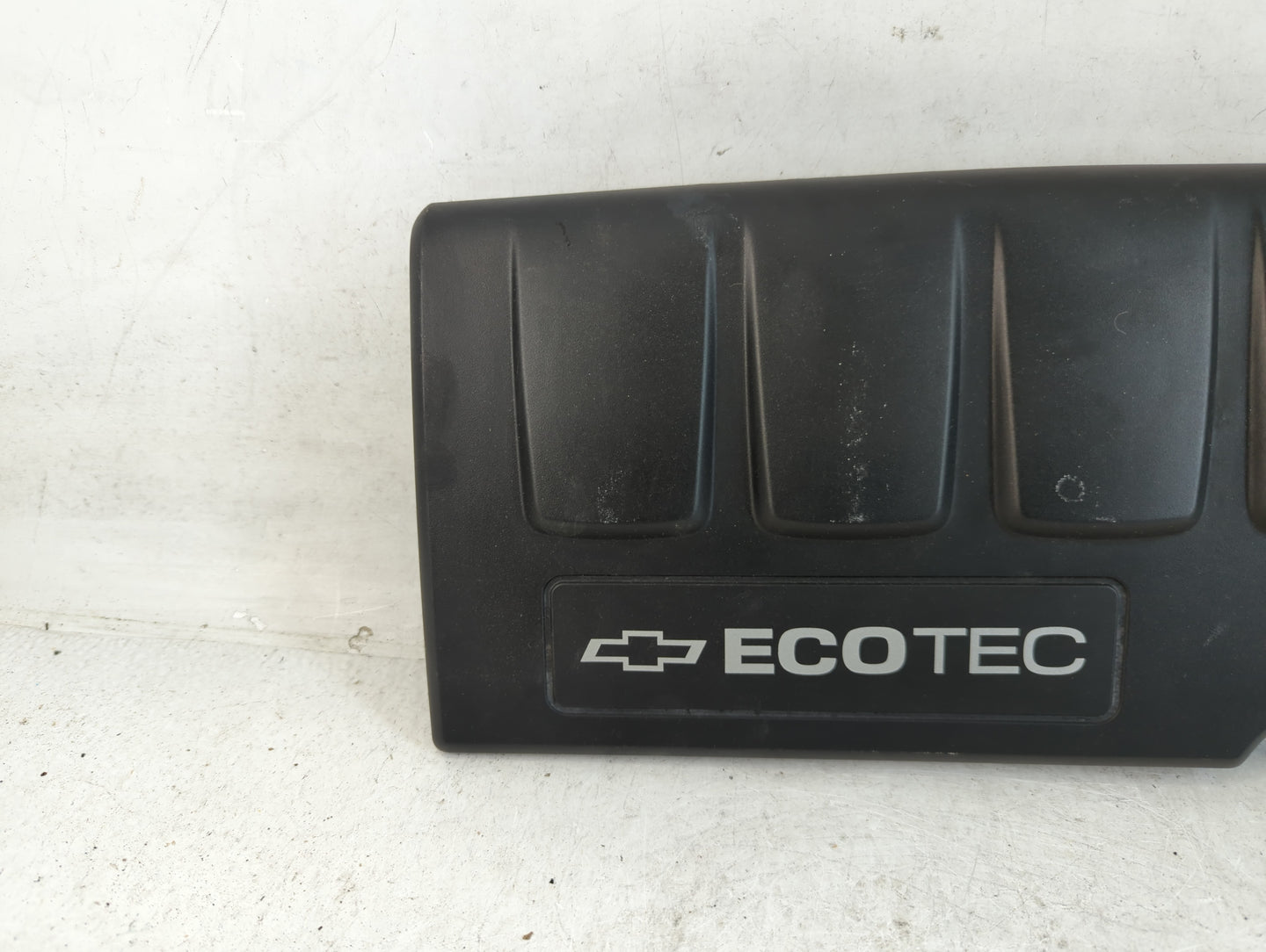 2013 Chevrolet Sonic Engine Cover - Oemusedautoparts1.com