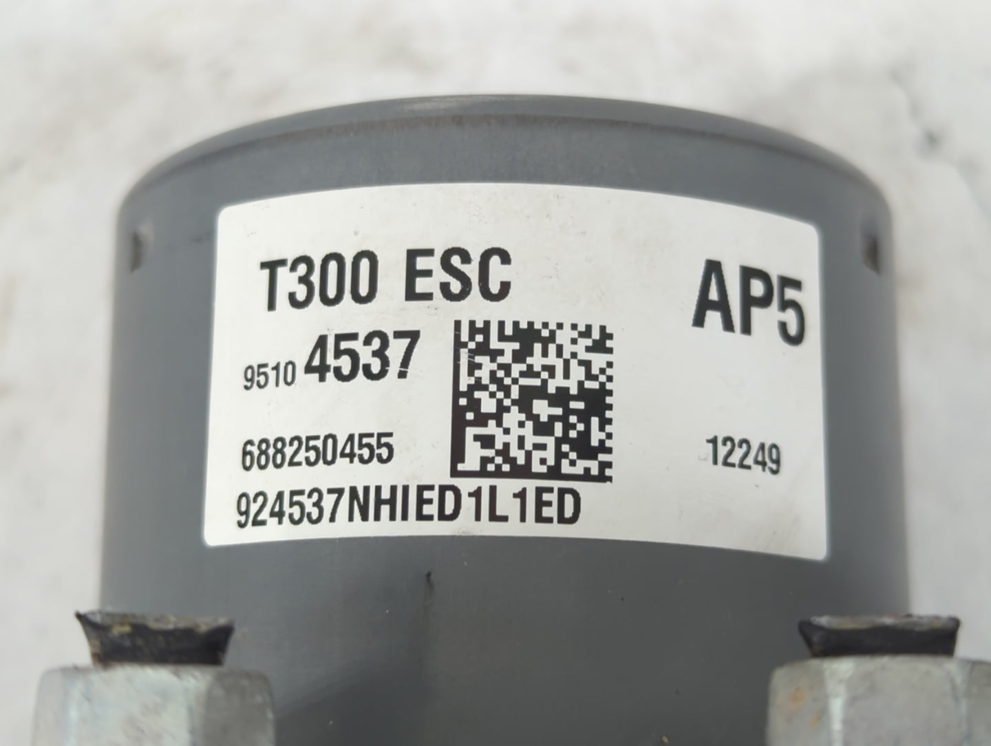 2012-2013 Chevrolet Sonic ABS Pump Control Module Replacement P/N:95104537 Fits Fits 2012 2013 OEM Used Auto Parts - Oemused