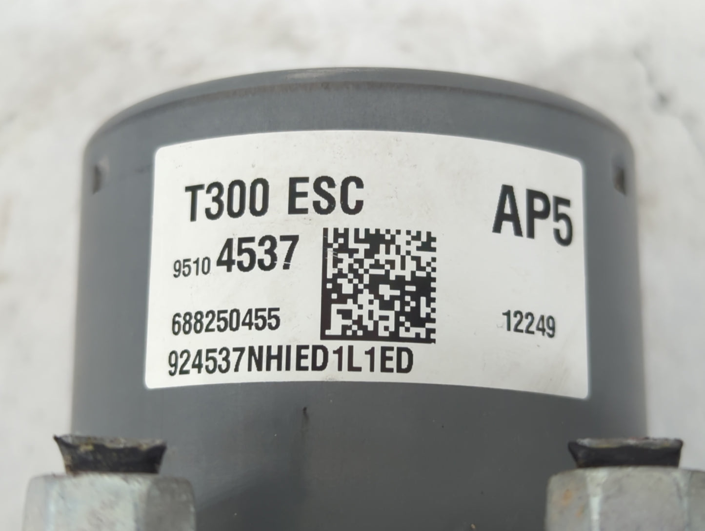 2012-2013 Chevrolet Sonic ABS Pump Control Module Replacement P/N:95104537 Fits Fits 2012 2013 OEM Used Auto Parts - Oemused