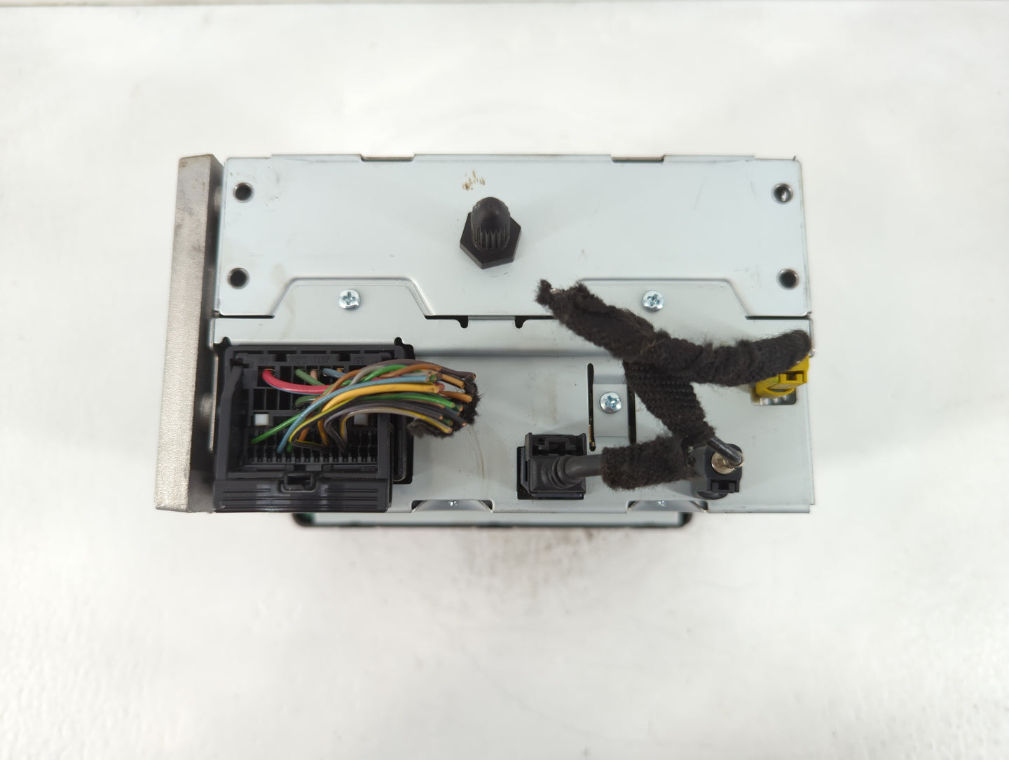 2013 Chevrolet Sonic Radio AM FM Cd Player Receiver Replacement P/N:95242290 Fits OEM Used Auto Parts - Oemusedautoparts1.co