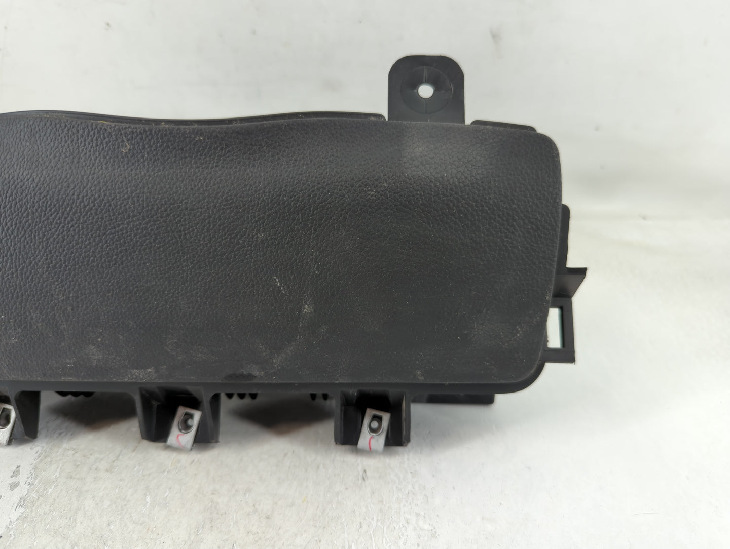 2012-2019 Chevrolet Sonic Air Bag Passenger Right Knee OEM P/N:95174175 Fits Fits 2012 2013 2014 2015 2016 2017 2018 2019 OE
