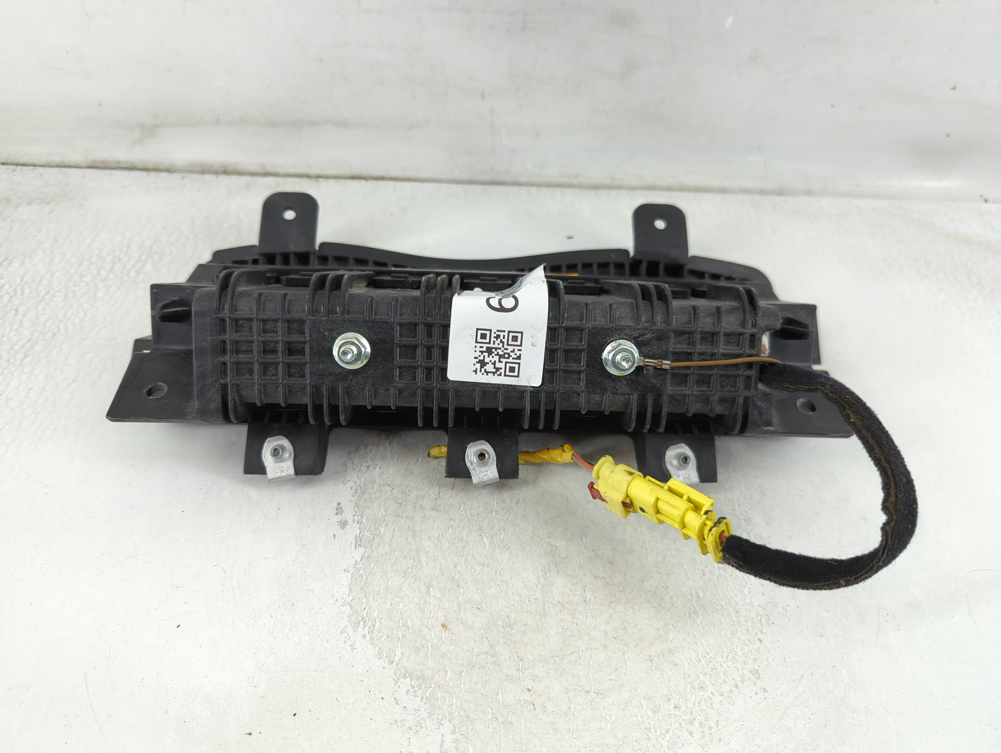 2012-2019 Chevrolet Sonic Air Bag Passenger Right Knee OEM P/N:95174175 Fits Fits 2012 2013 2014 2015 2016 2017 2018 2019 OE