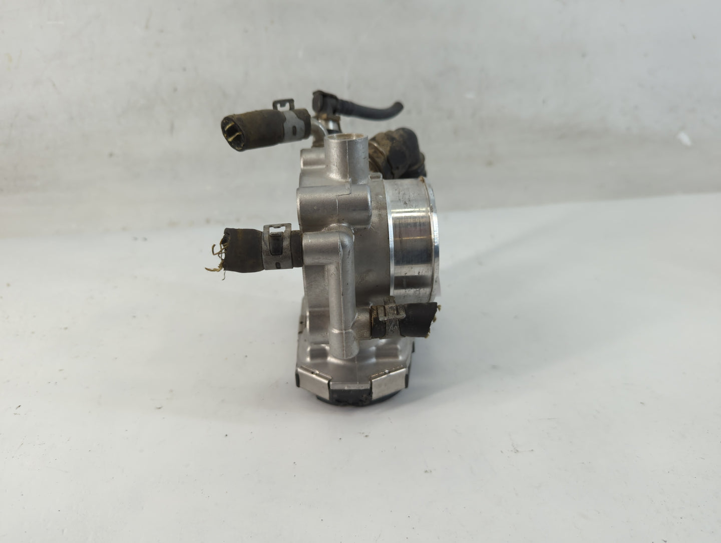 2012-2018 Chevrolet Sonic Throttle Body P/N:0 280 750 244 55 561 495 Fits Fits 2009 2010 2011 2012 2013 2014 2015 2016 2017 