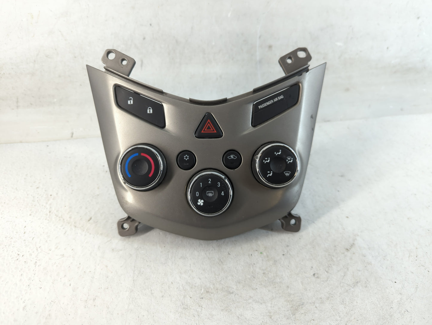 2013 Chevrolet Sonic Climate Control Module Temperature AC/Heater Replacement P/N:95104394 Fits OEM Used Auto Parts - Oemuse