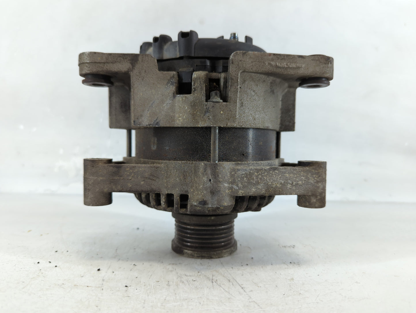 2012-2019 Chevrolet Sonic Alternator Replacement Generator Charging Assembly Engine OEM P/N:12J10 14V 100A 13579663 Fits OEM