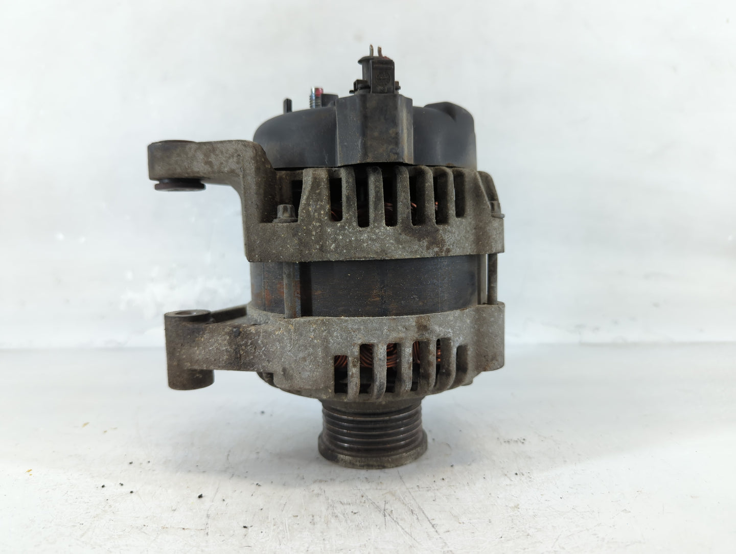 2012-2019 Chevrolet Sonic Alternator Replacement Generator Charging Assembly Engine OEM P/N:12J10 14V 100A 13579663 Fits OEM