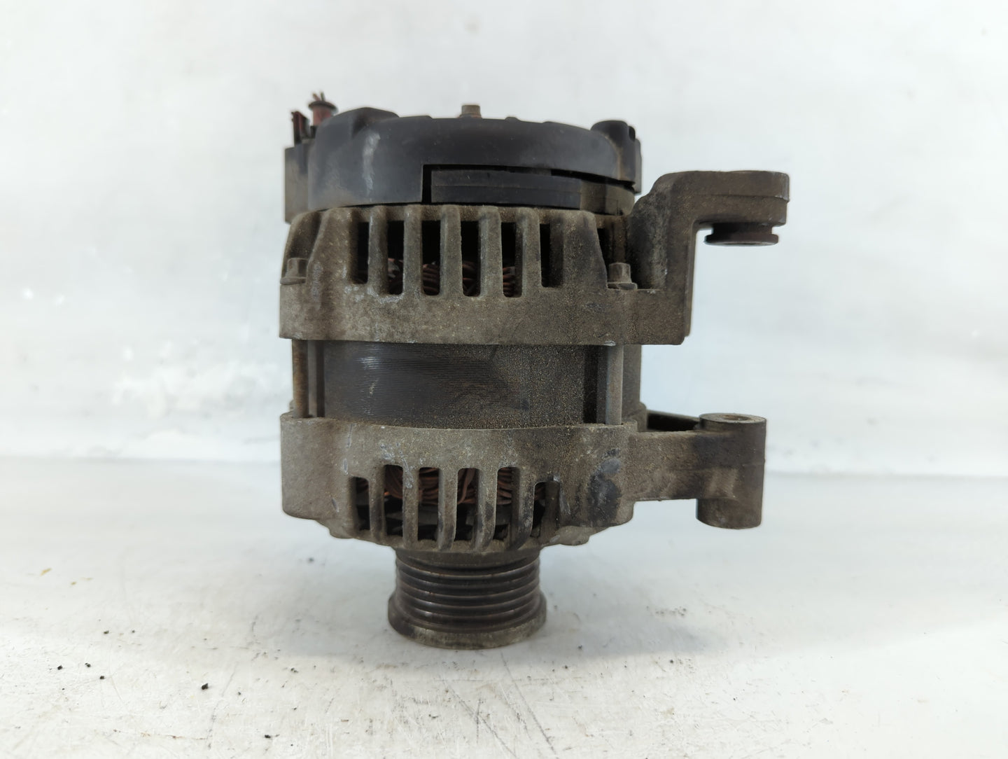 2012-2019 Chevrolet Sonic Alternator Replacement Generator Charging Assembly Engine OEM P/N:12J10 14V 100A 13579663 Fits OEM